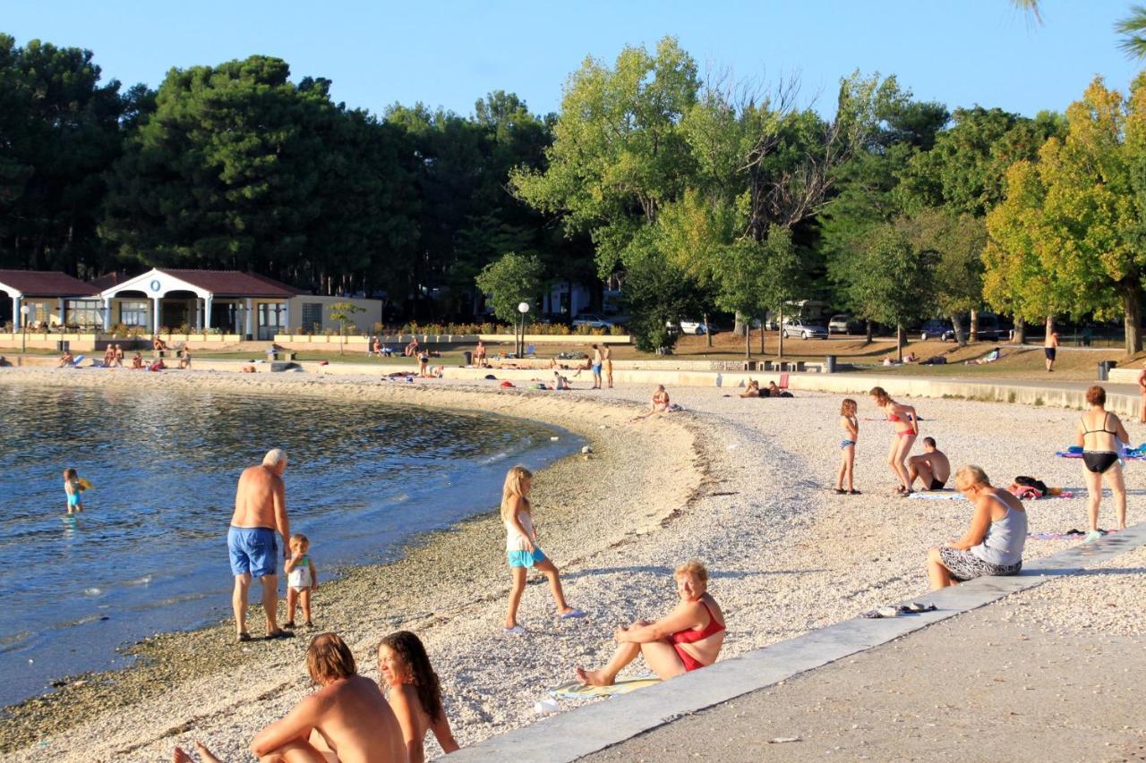Family Friendly Apartments With A Swimming Pool Valbandon, Fazana - 2201 Stinjan Exterior photo