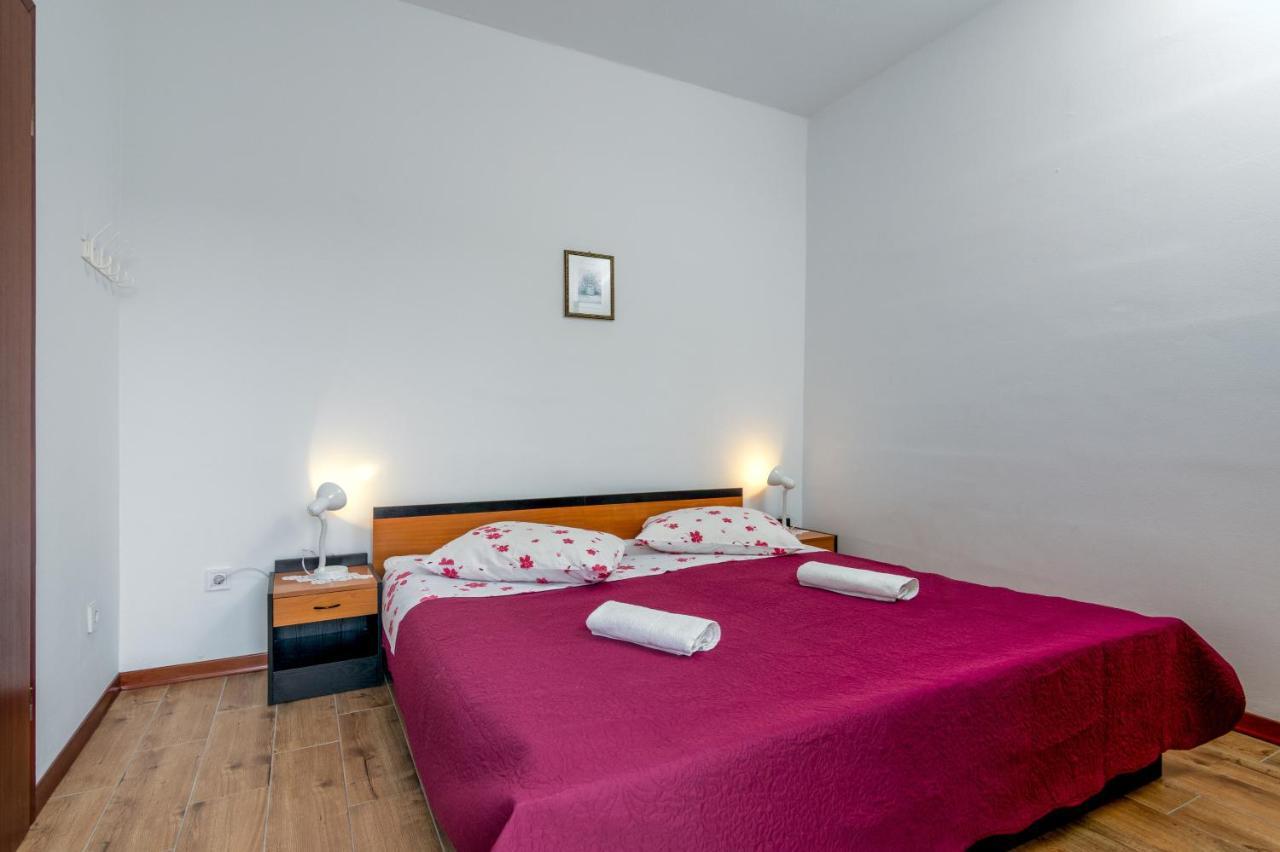 Family Friendly Apartments With A Swimming Pool Valbandon, Fazana - 2201 Stinjan Exterior photo