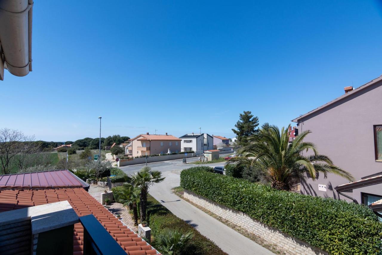 Family Friendly Apartments With A Swimming Pool Valbandon, Fazana - 2201 Stinjan Exterior photo